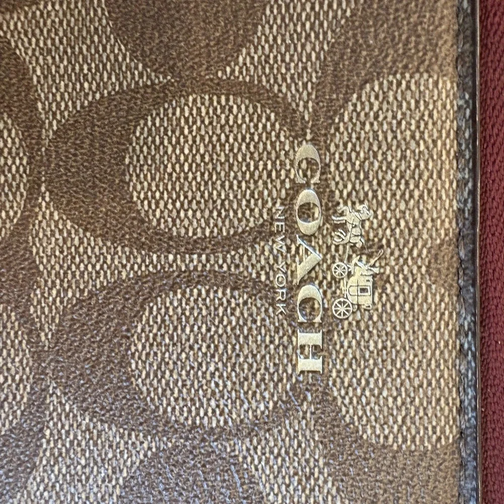 LARGE New Coach Tan and Brown Signature Zip Wallet - Picture 10 of 12